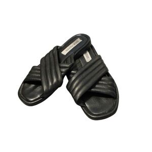 Steve Madden Black Quilted Slide‎ Sandals